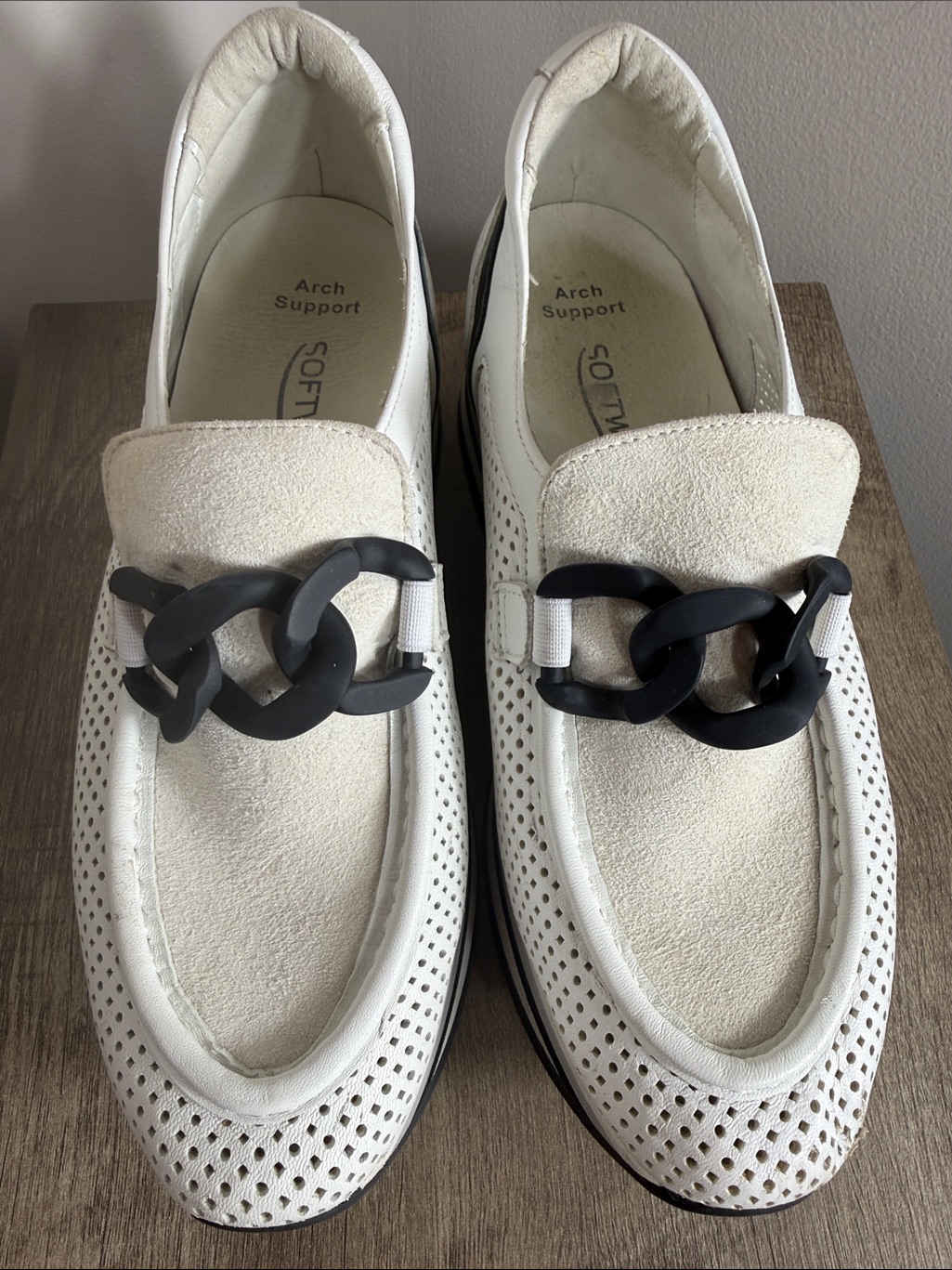 Softwalk White And Black Chain-Accent Perforated Loafers